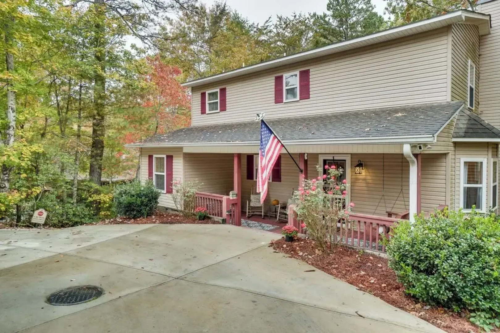 Spacious Home in Helen w/ Porch & Balcony!