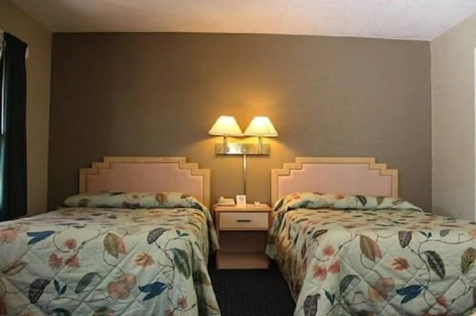 Western Village Inn