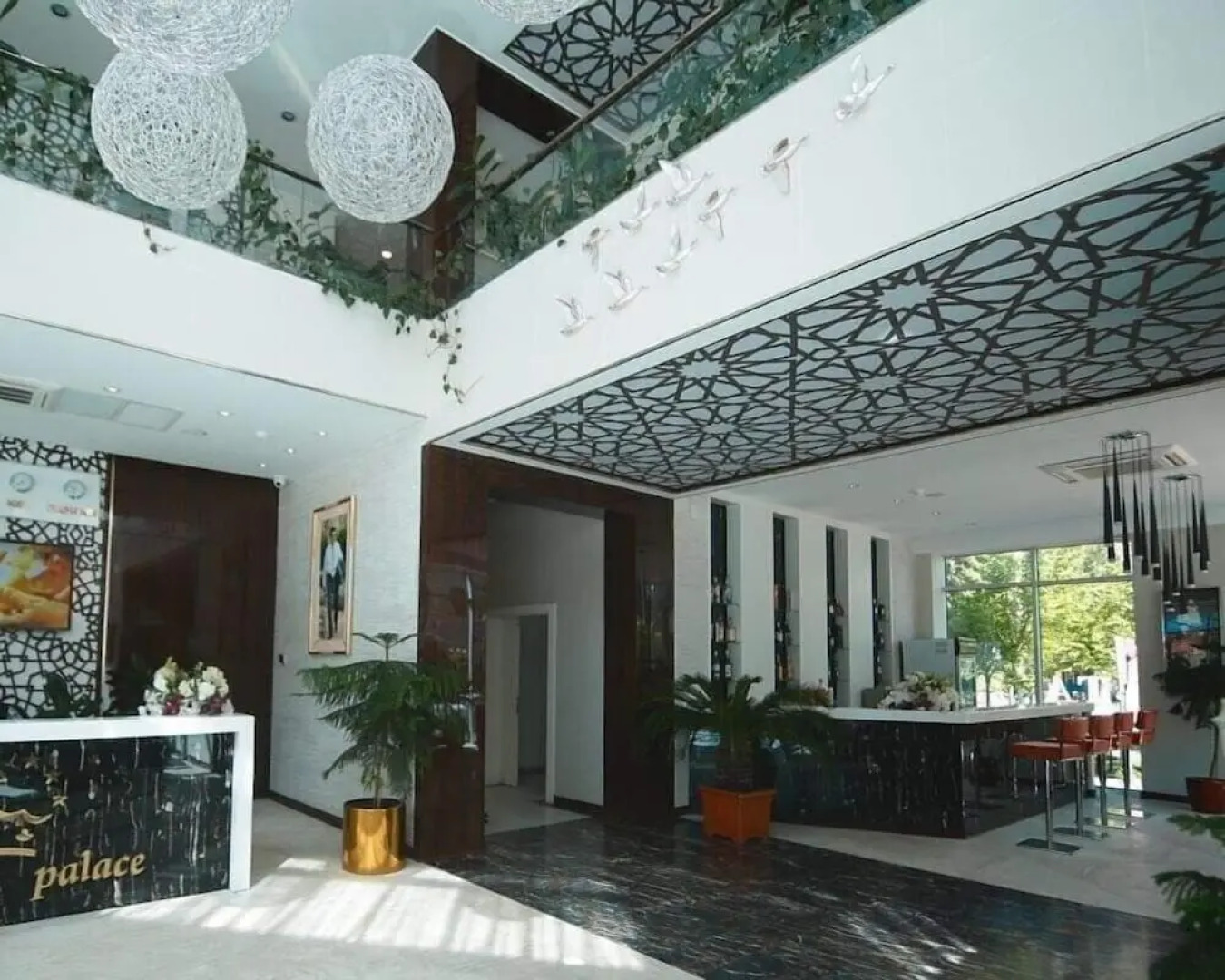 Отель Karon Palace