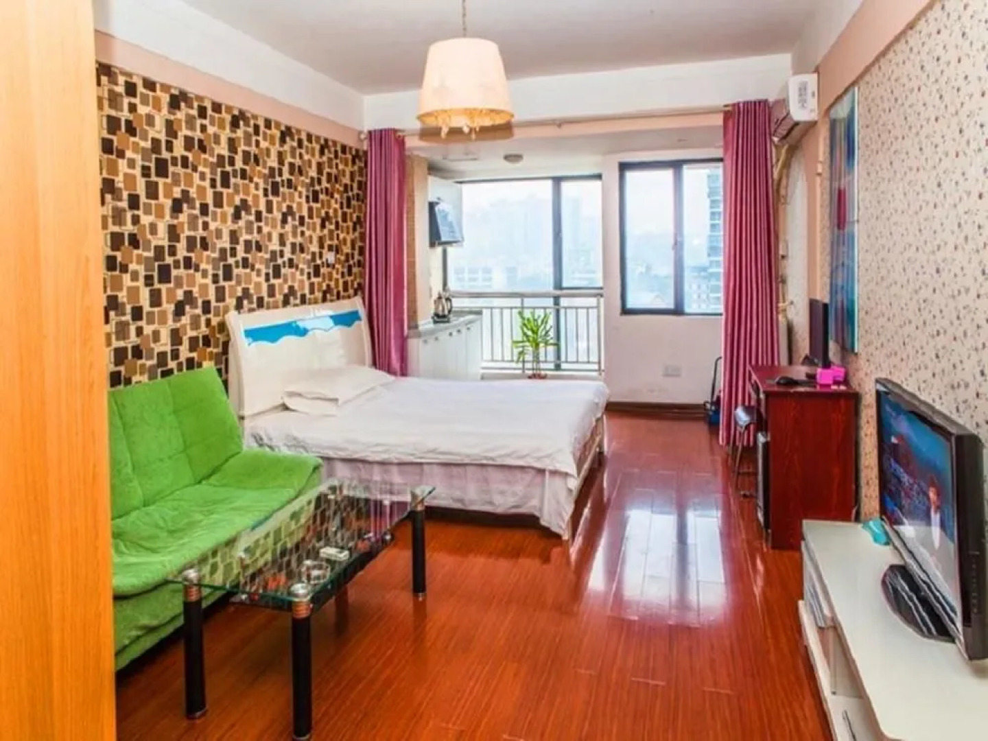 Crystal Love Serviced Apartment