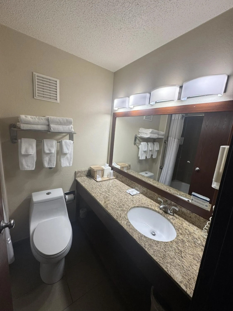 Quality Inn & Suites Green Bay - Ashwaubenon