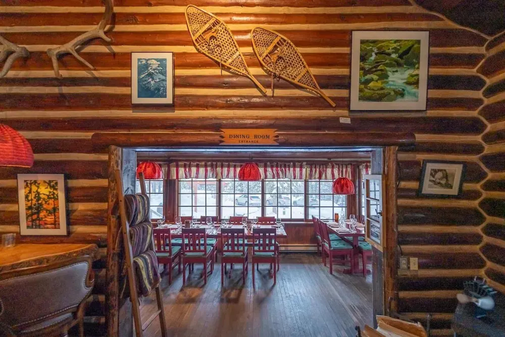 Storm Mountain Lodge Cabins & Dining