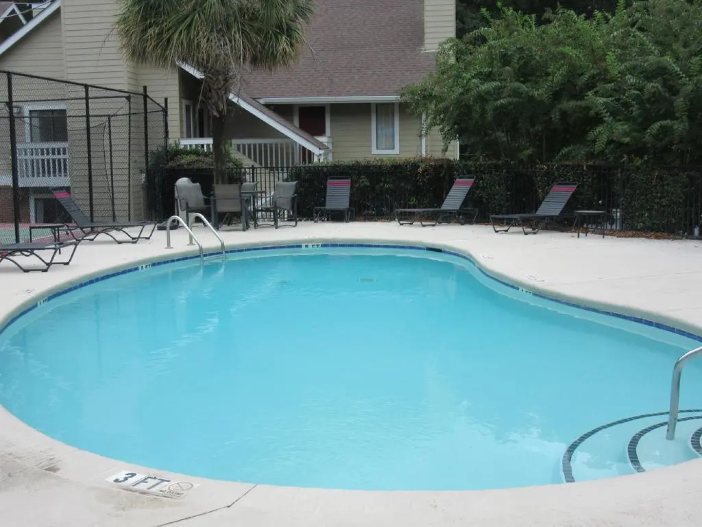 Cloverleaf Suites Columbia