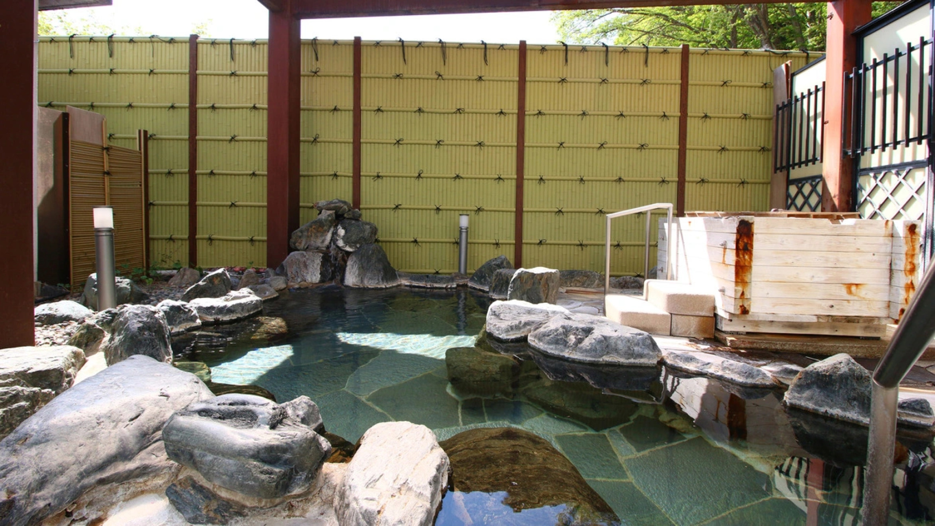 Motoyu Yunishikawakan Honkan