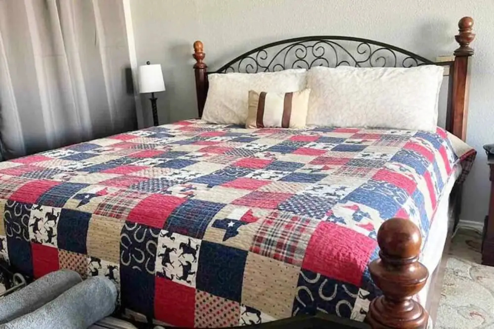 Beautiful Kayewood Waterfront Retreat