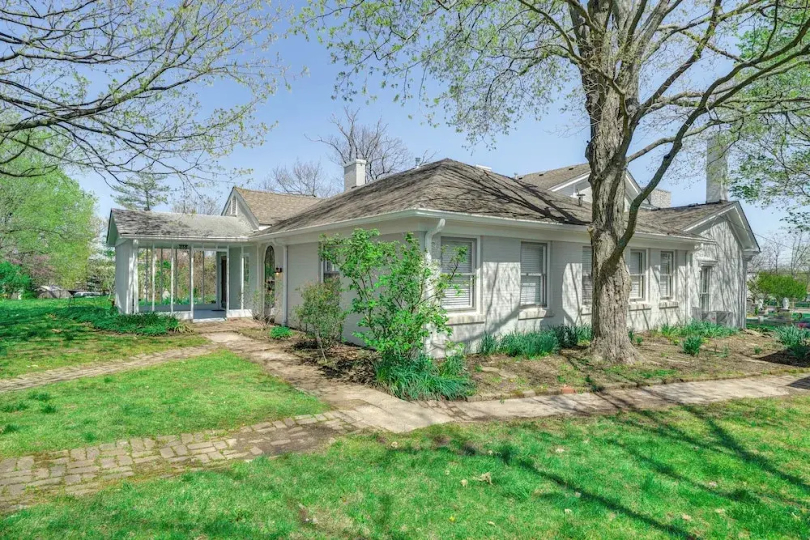 Historic & Spacious Family Home in Nicholasville!