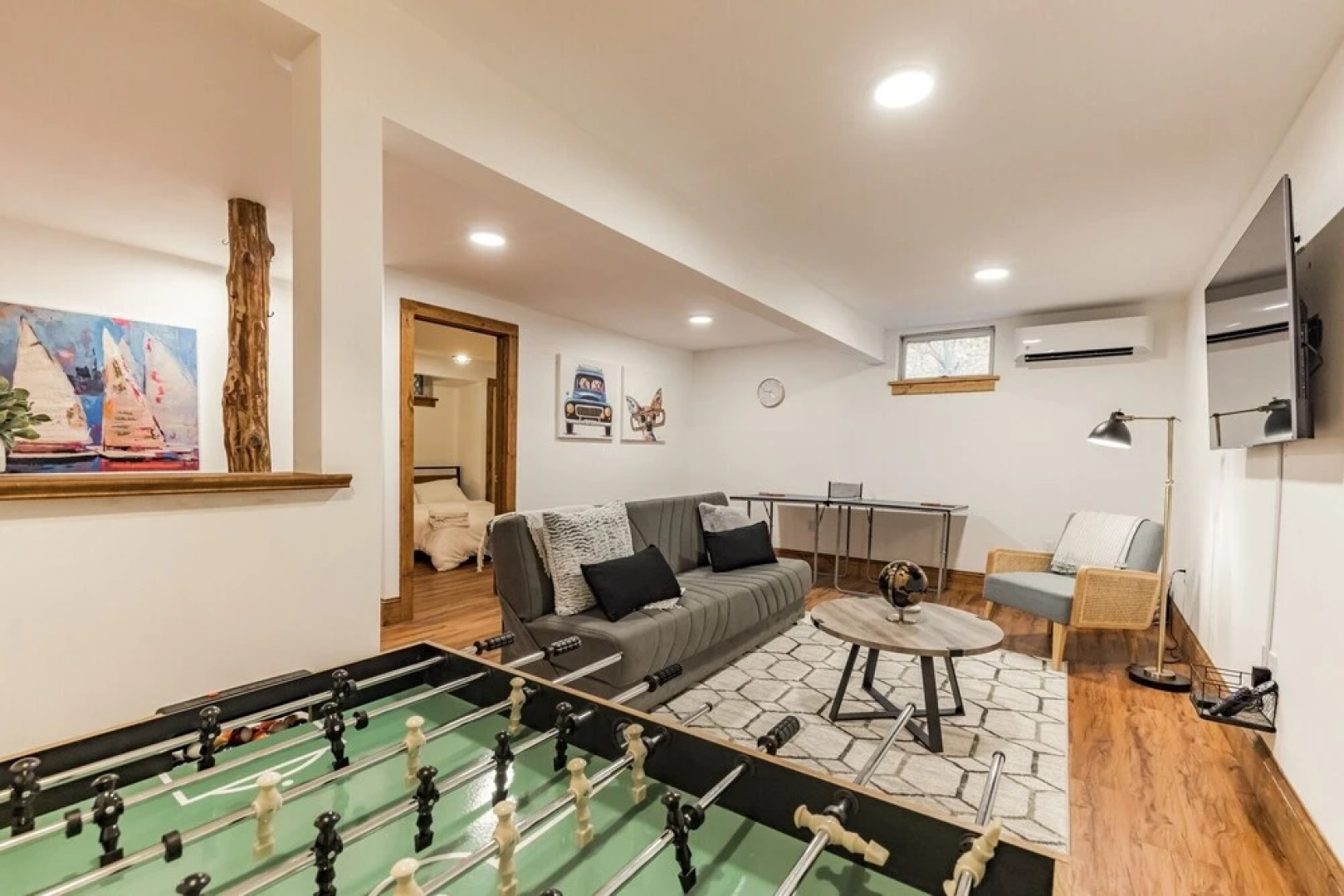 Authentic Log House With Modern Finishes - Game Room & Hot Tub - Pocono Mountains 4 Bedroom Residence by Redawning