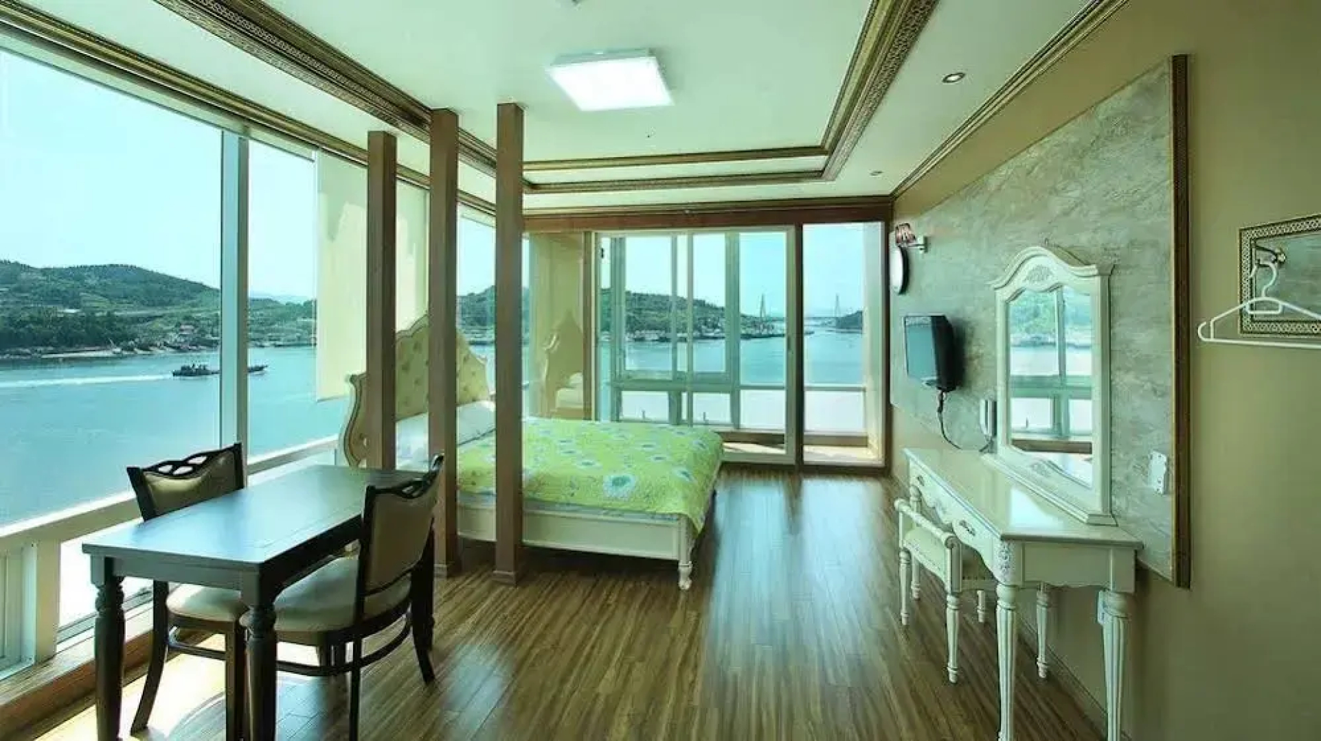 Yeosu Beach Pension