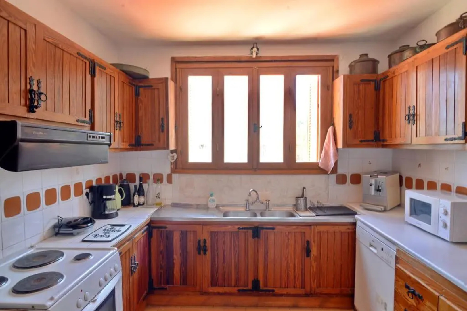 Antorina Grande beachfront house