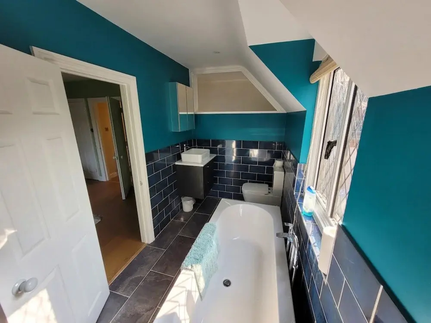 Remarkable 8 Bed Family House Sleeping 16 w/ Pool