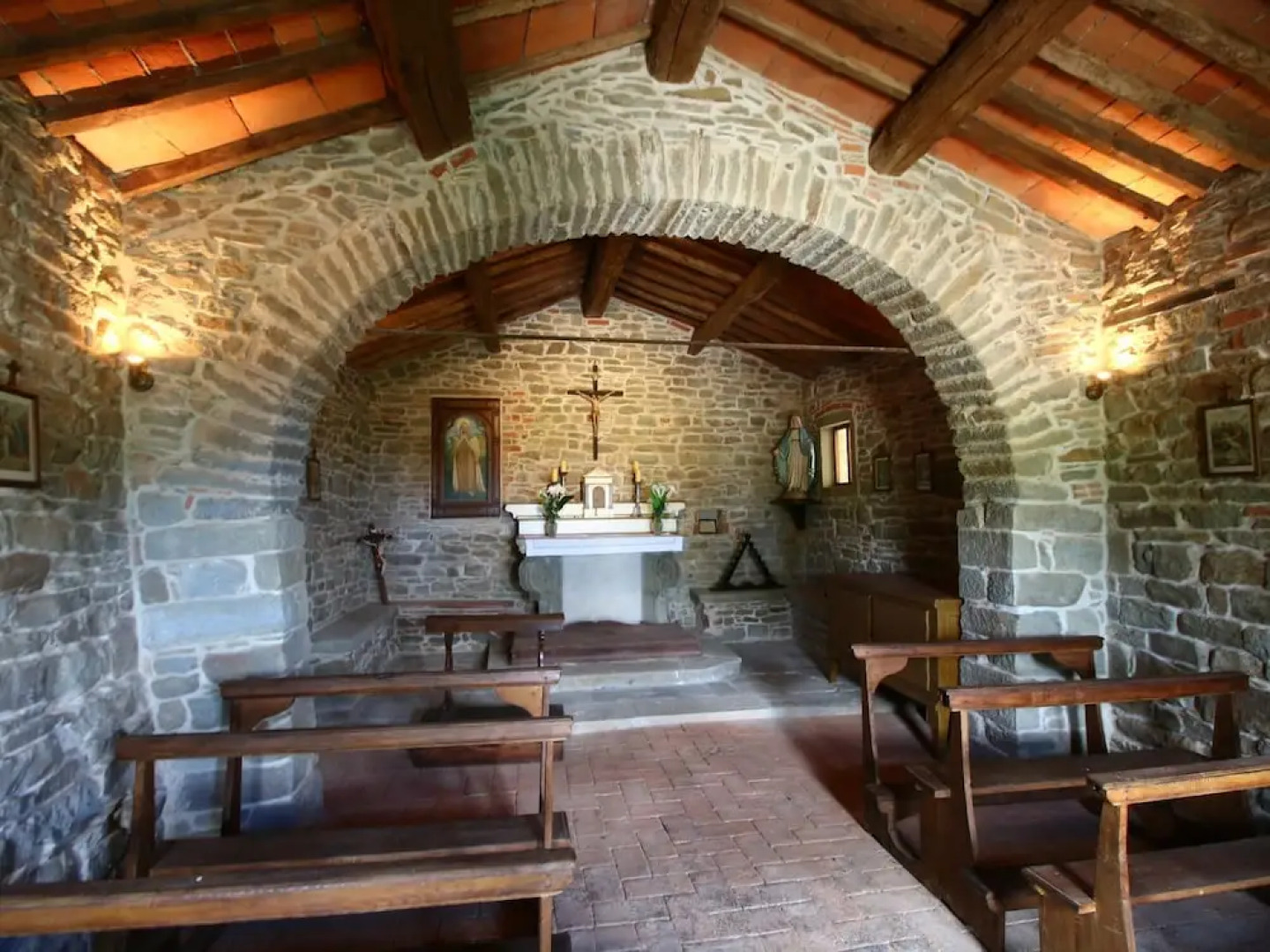 Farmhouse in Loro Ciuffenna With Pool & Garden