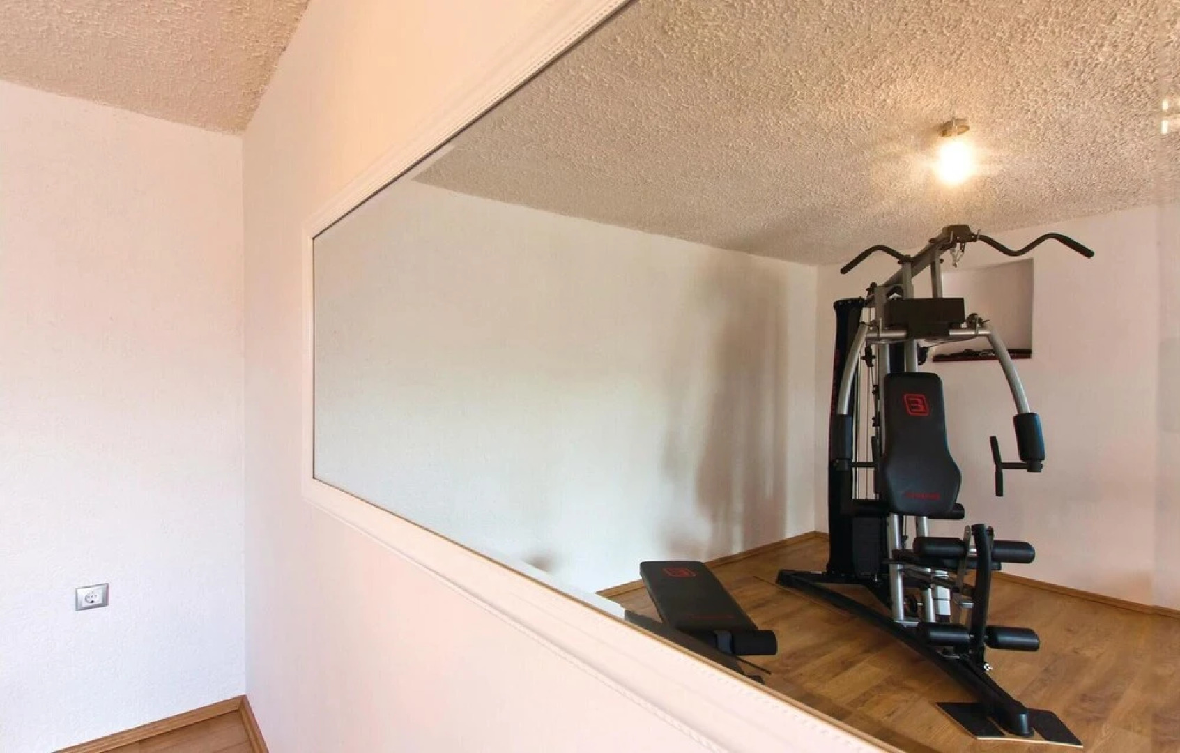 Stunning Home in Loborika With Wifi and 6 Bedrooms