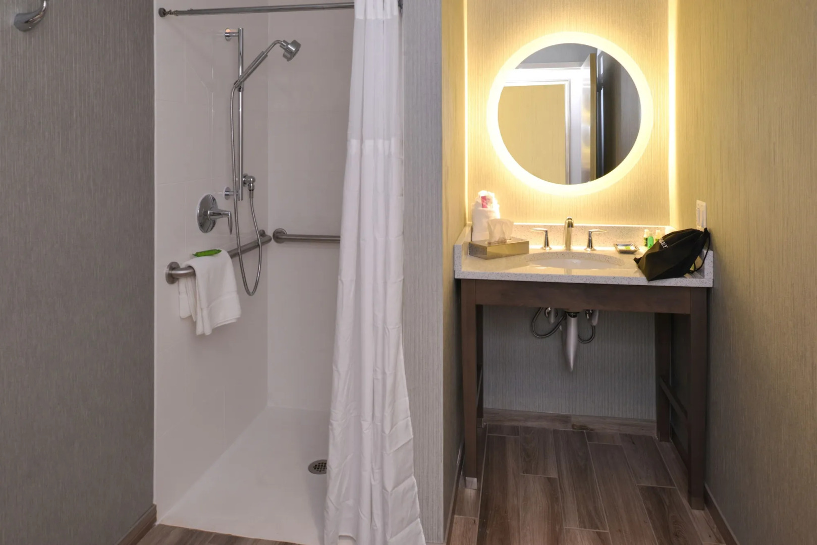 Anchored Inn at Hidden Harbour Marina