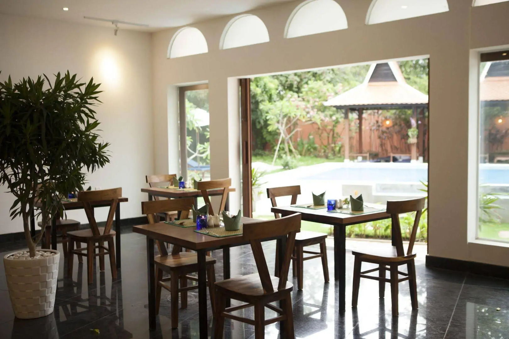 iRoHa Garden Hotel & Resort