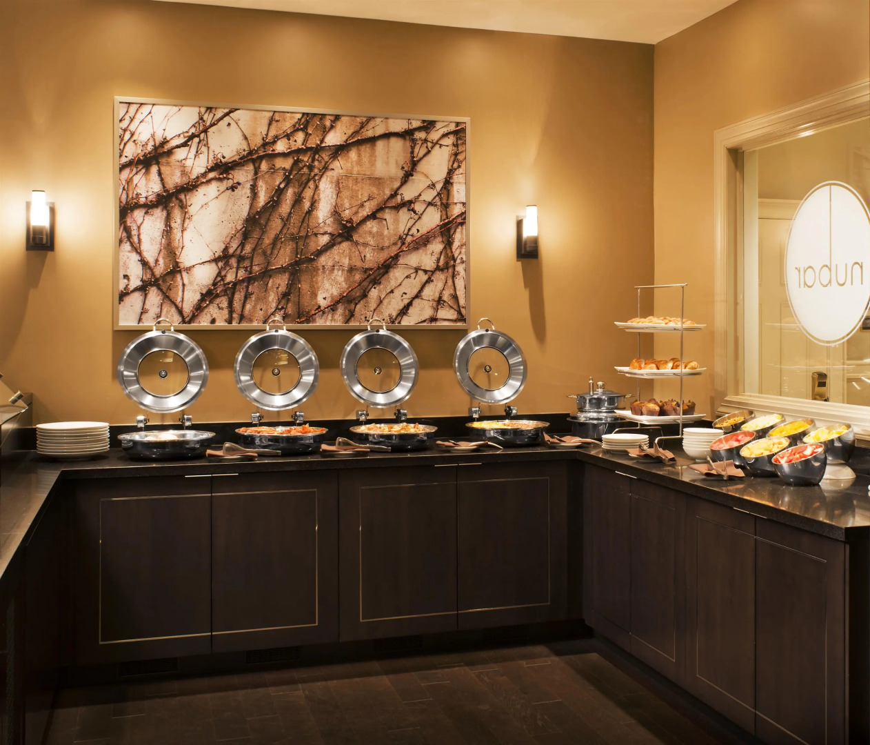 Sheraton Commander Hotel