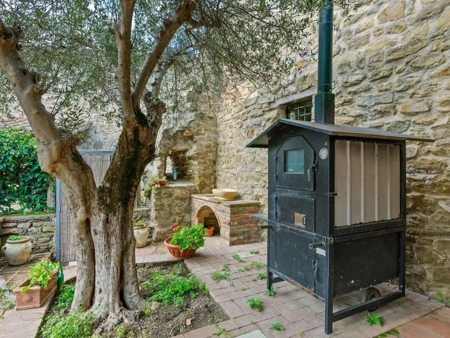 Rustic Holiday Home in Corciano with Swimming Pool