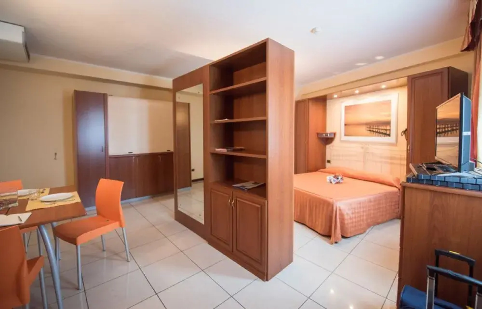 White Palace Hotel & Residence