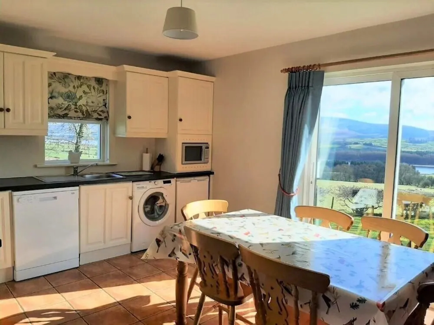 Abhainn Ri Cottages