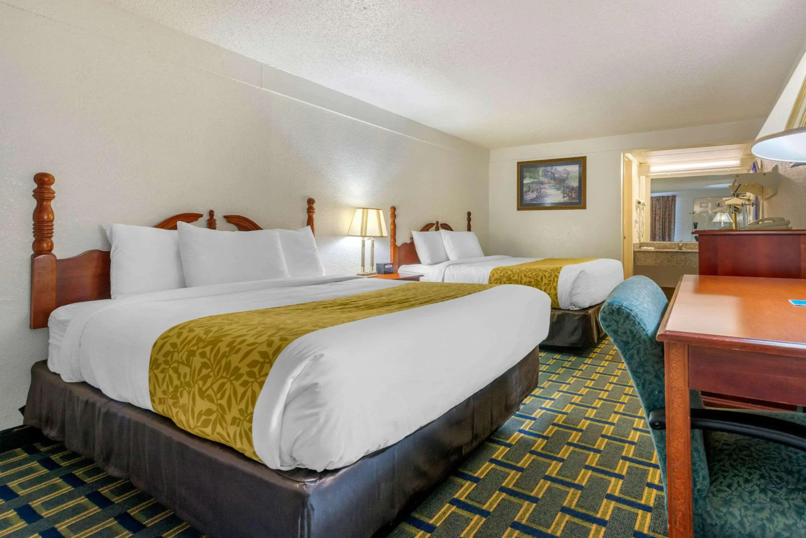 Knights Inn - Hilliard