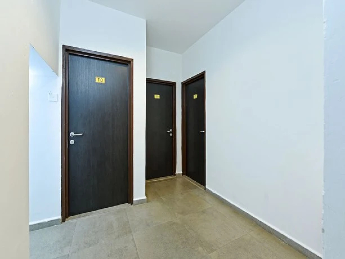 Capital O 90615 The Bed Hotel