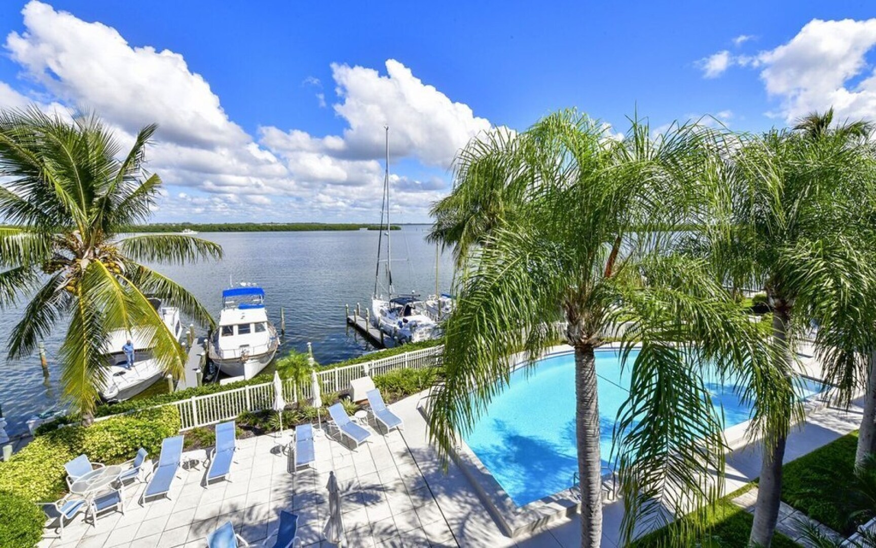 Harbor Villa Club 305