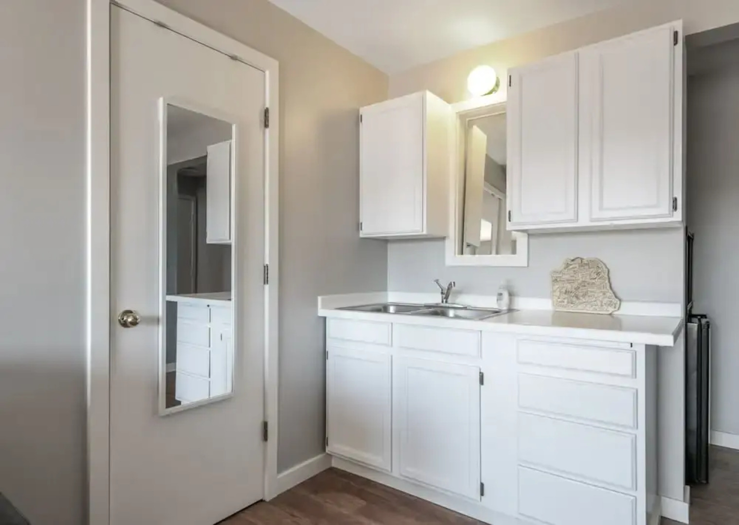 Grandview 3 Bedroom Home by RedAwning