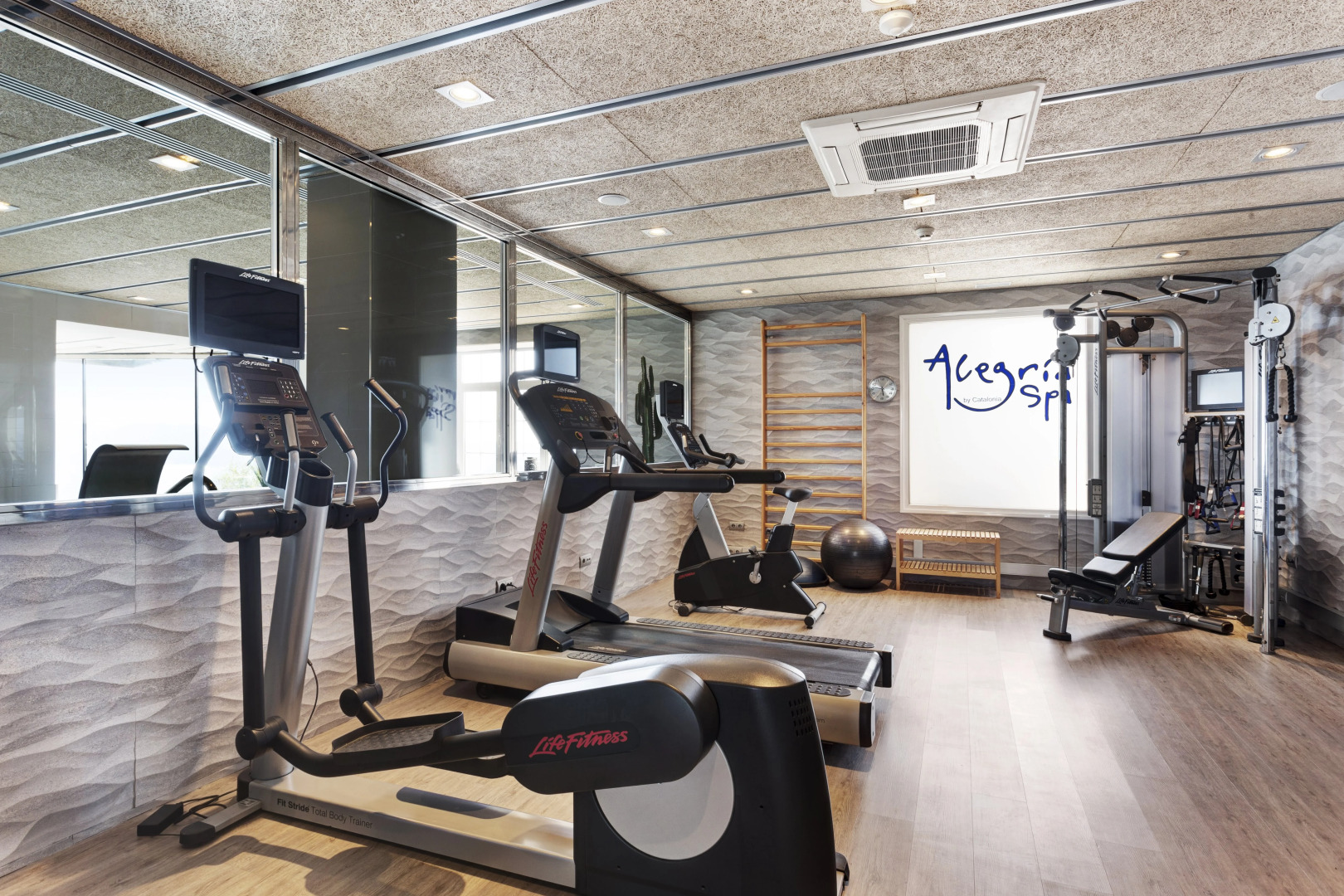 Отель Catalonia Reina Victoria