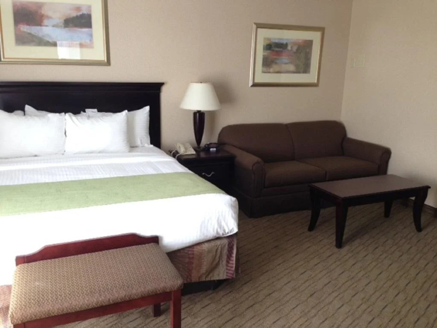 Plaza Hotel & Suites - Eau Claire