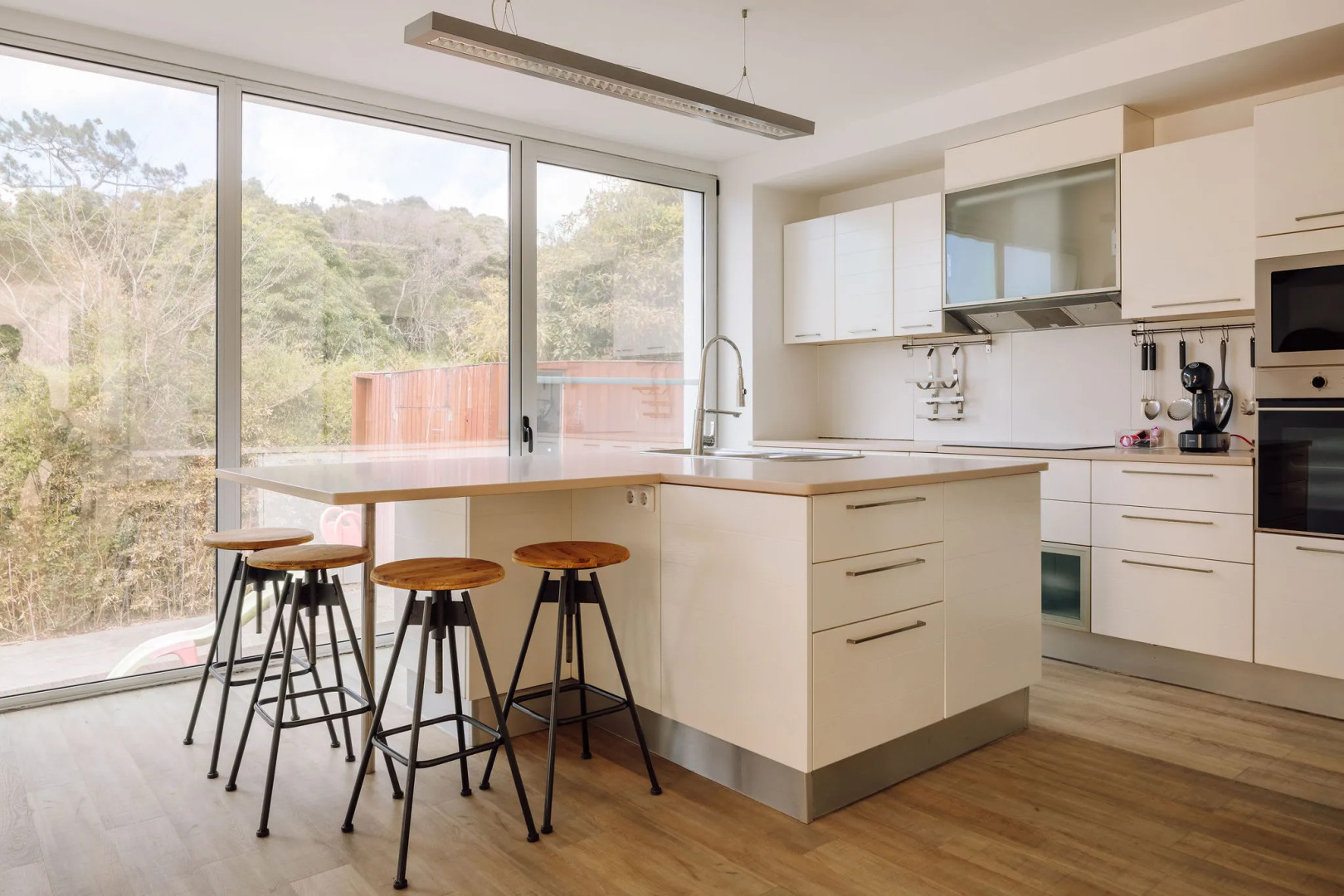 White Exclusive Suite & Villas