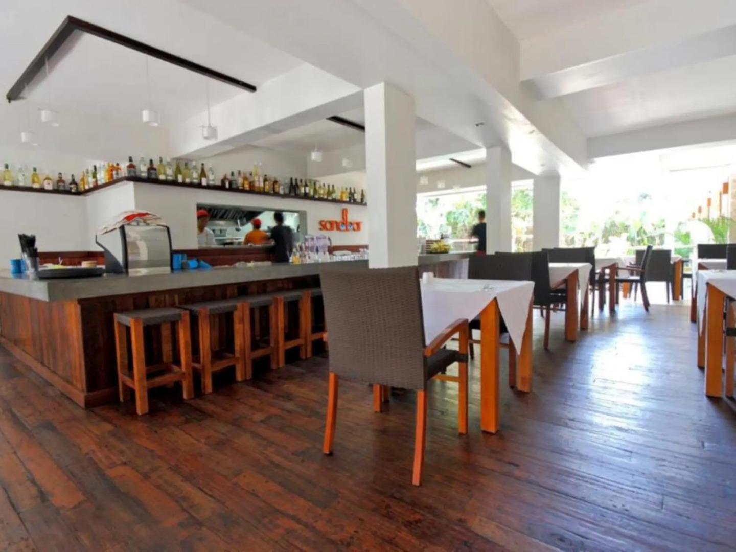 Kuta One Party Hotel