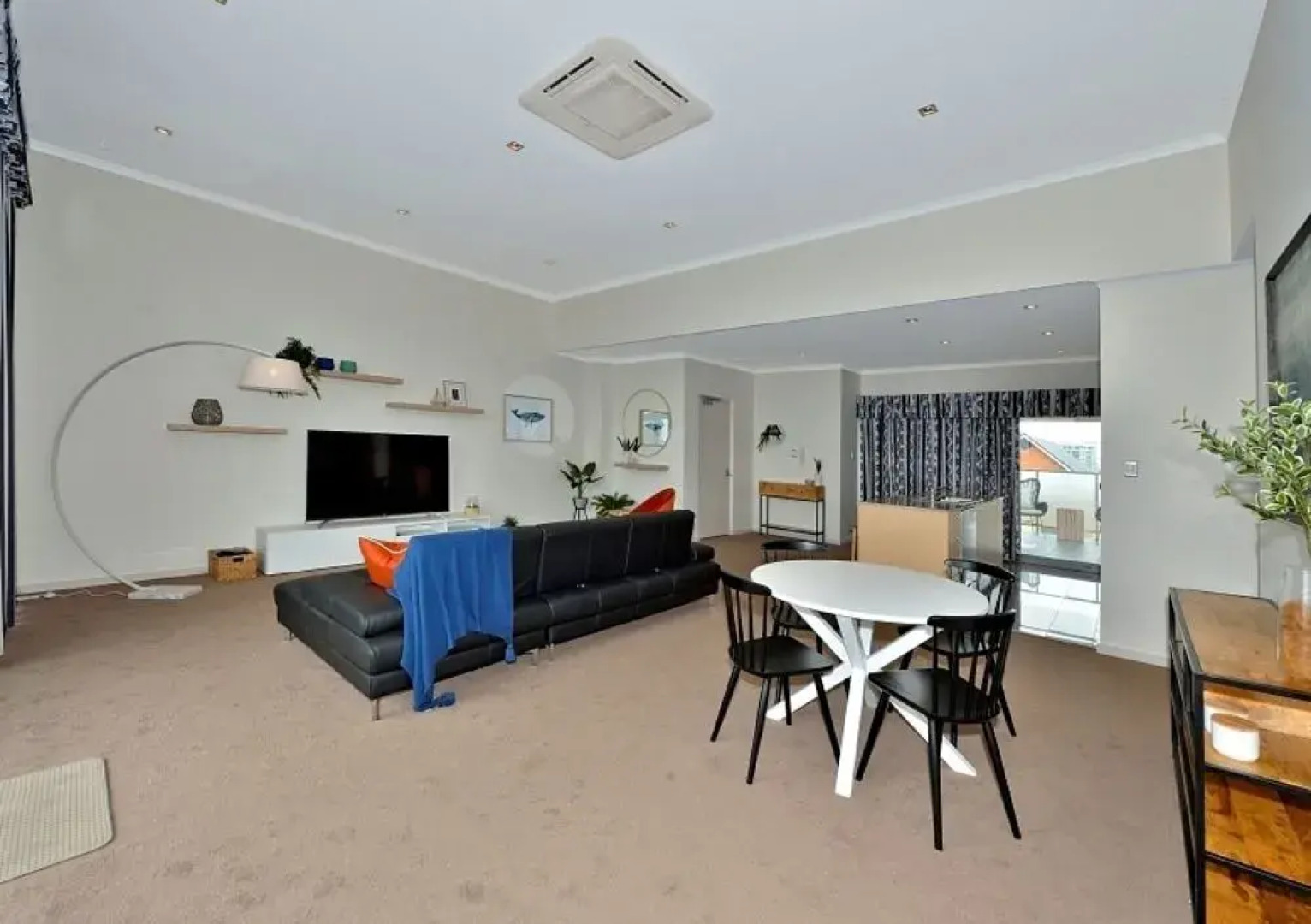 Mandurah Private Collection