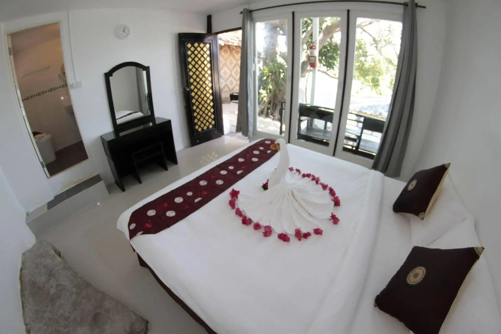 Phi Phi Cozy Seafront Resort