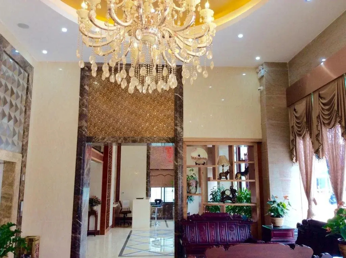 Zhanjiang Nanzhu International Business Hotel