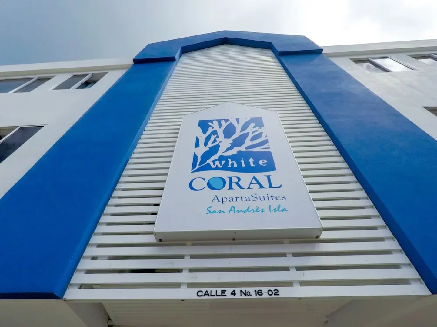 White Coral ApartaSuites