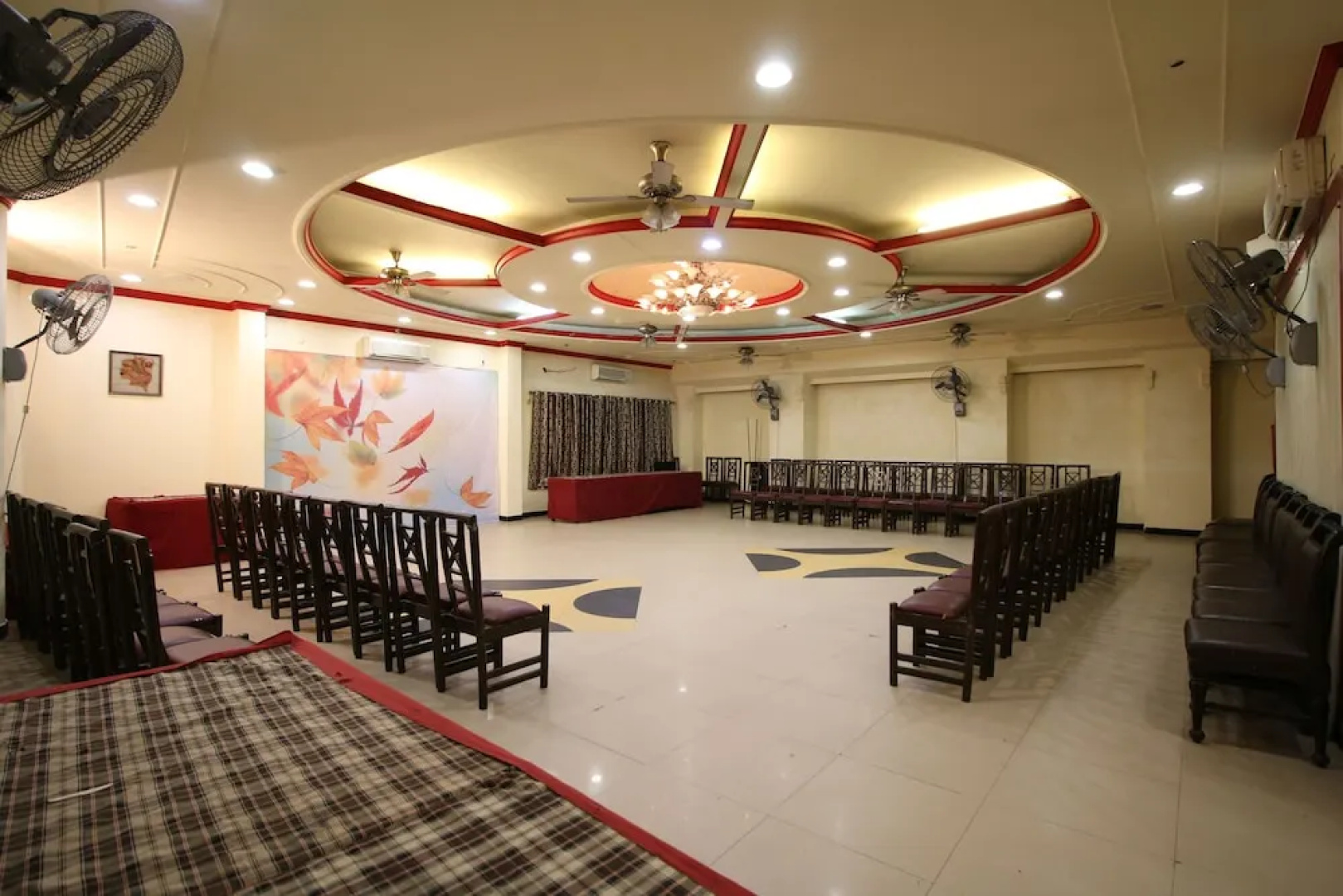 Motel Divine International