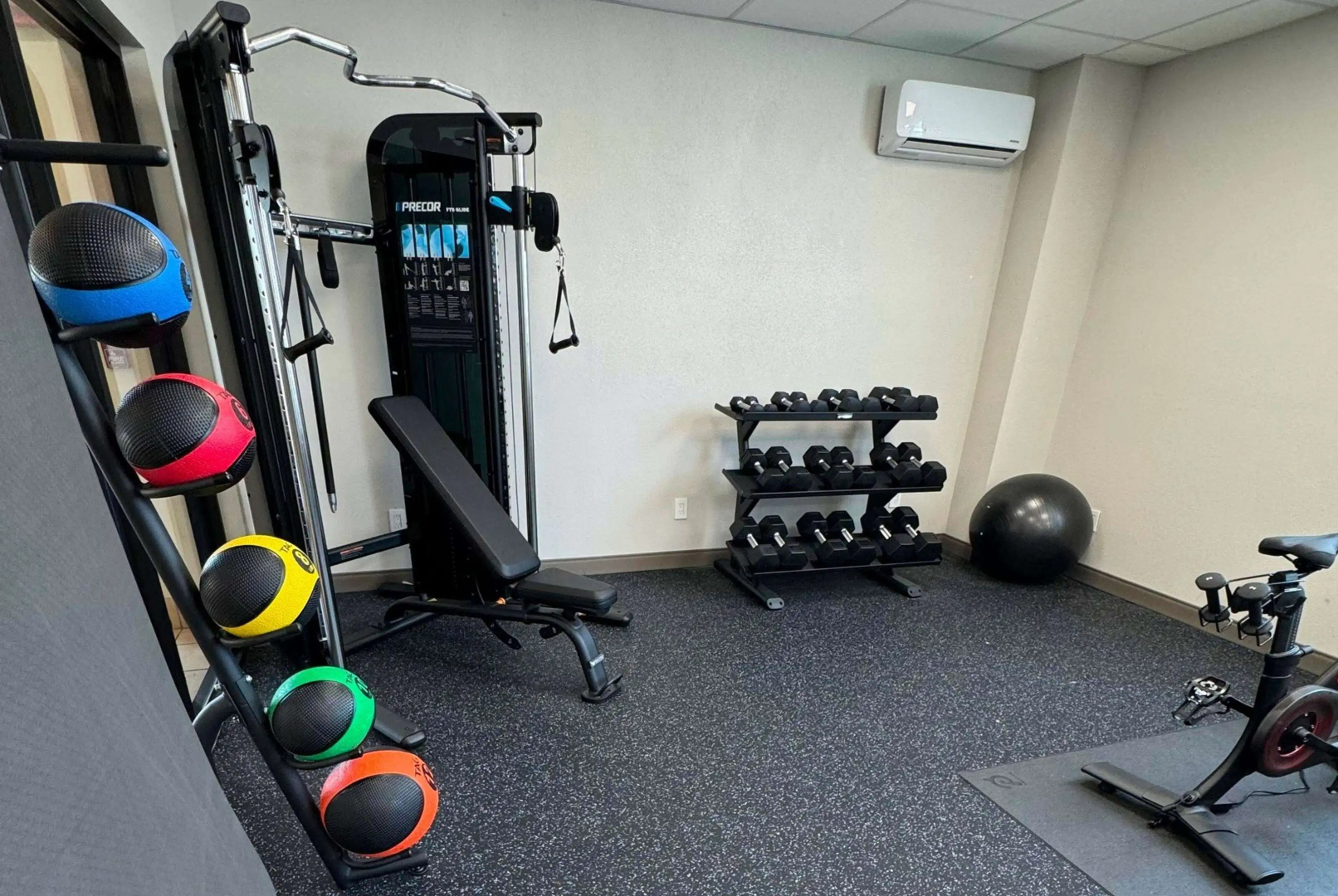 La Quinta Inn & Suites by Wyndham New Haven