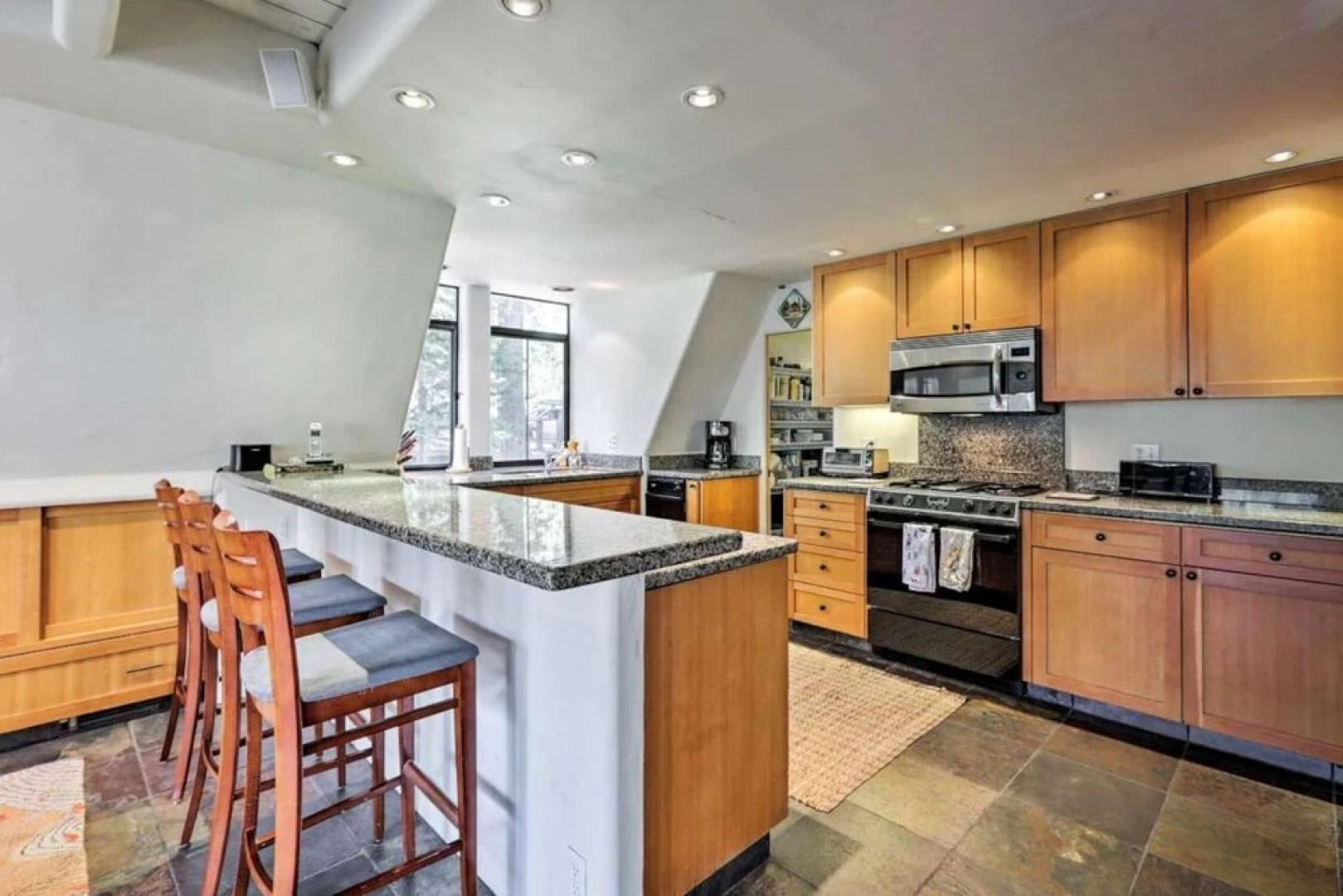 Squaw Valley Mountain Chalet w/ Private Hot Tub!