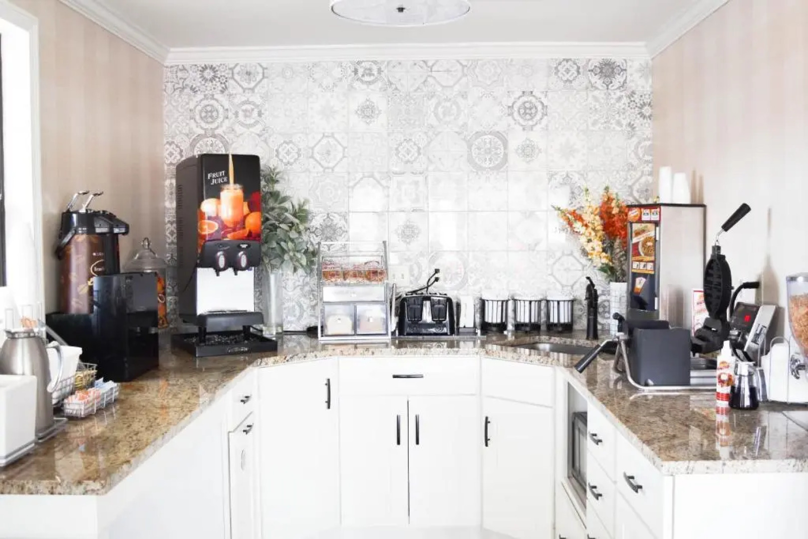 Knights Inn North Attleboro