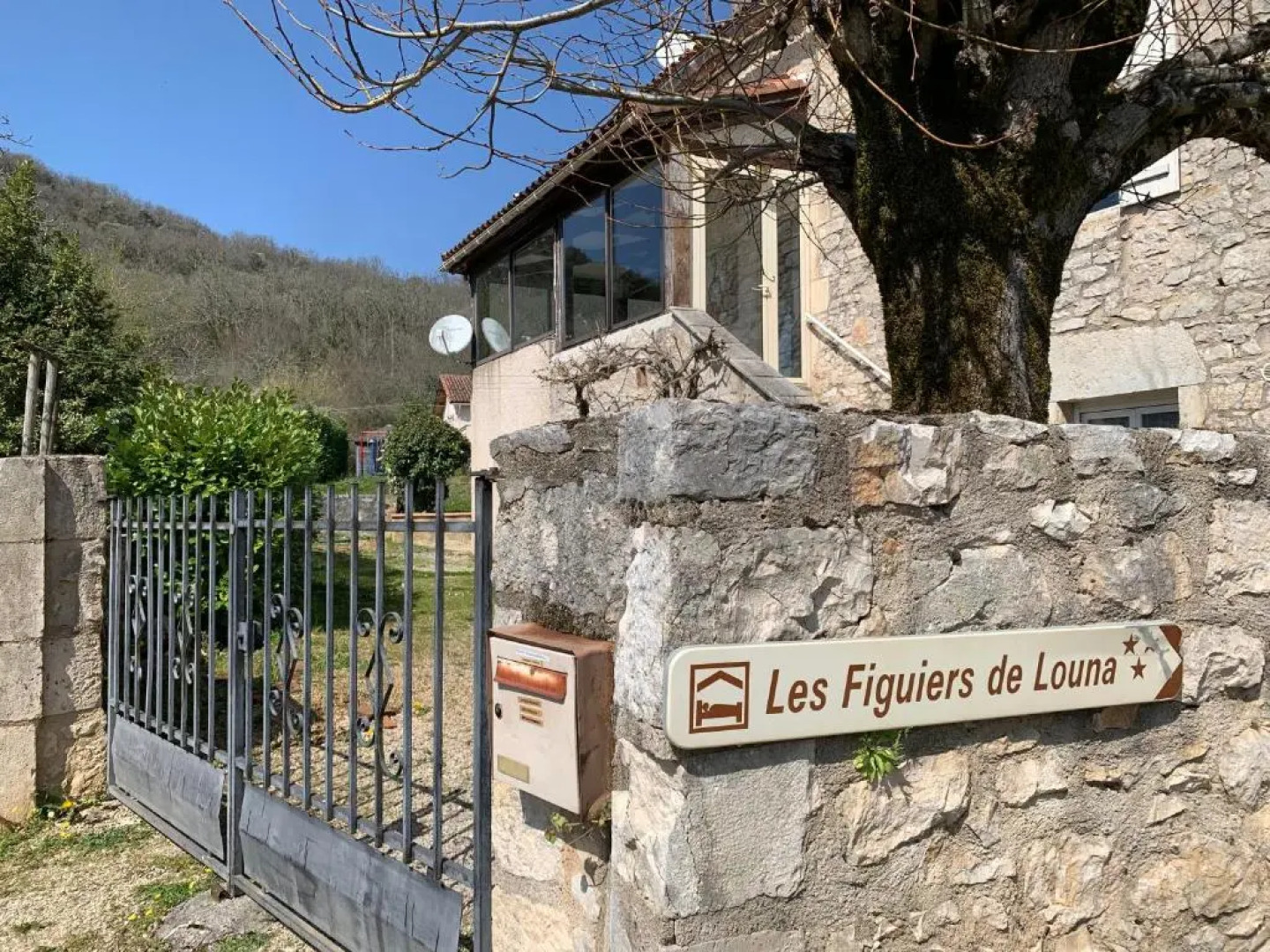 Les Figuiers de Louna - PIERRE ENSOLEILLÉE - 110 m2 et une véranda