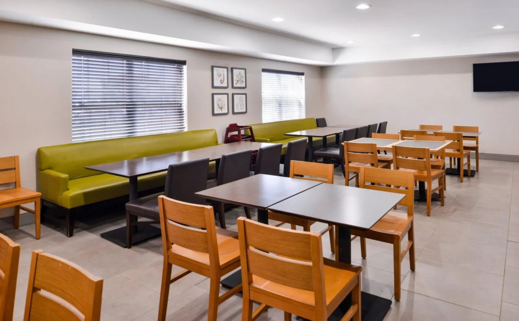 Country Inn & Suites by Radisson, Tinley Park, IL