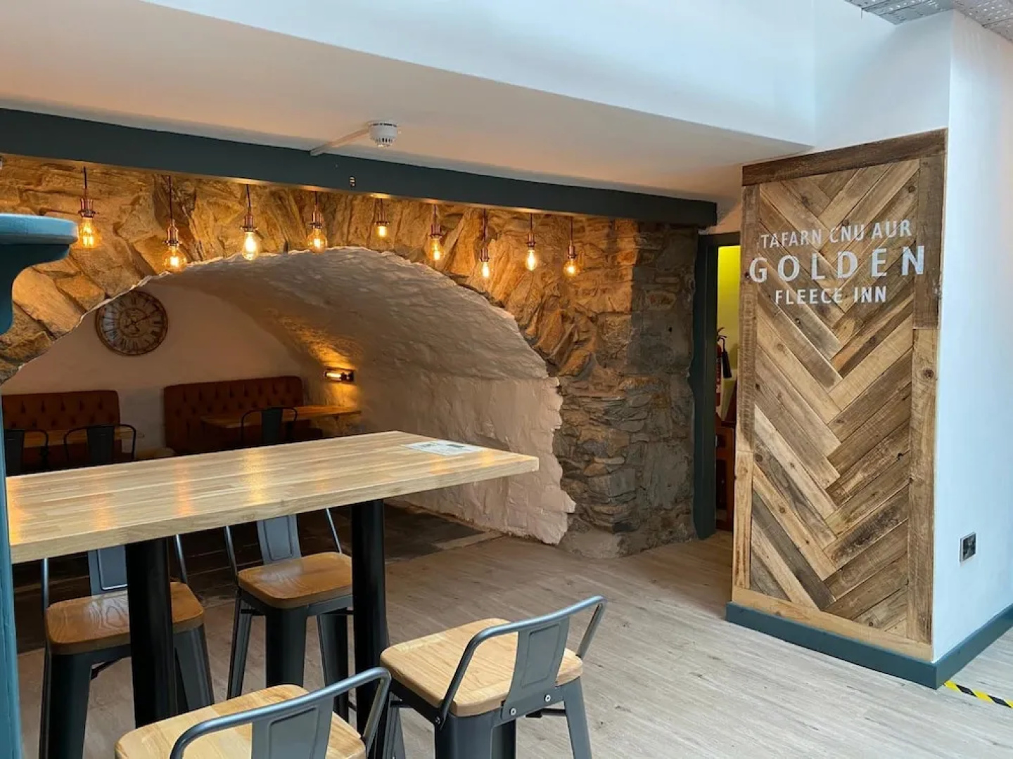 Golden Fleece Inn Tremadog