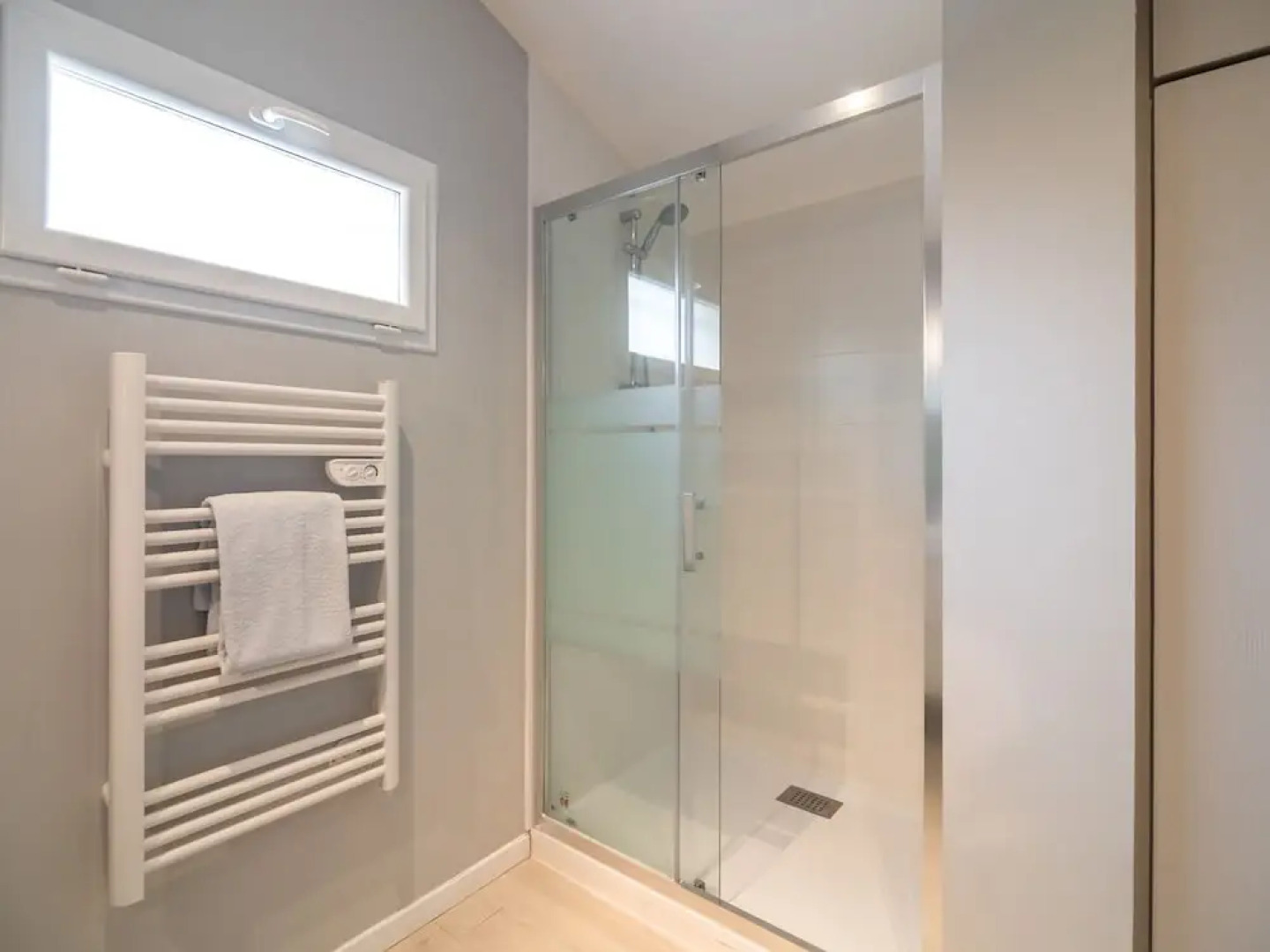 Luxurious Modern Villa With Heated Private Swimming Pool, jeu de Boules Court and Lots of Privacy