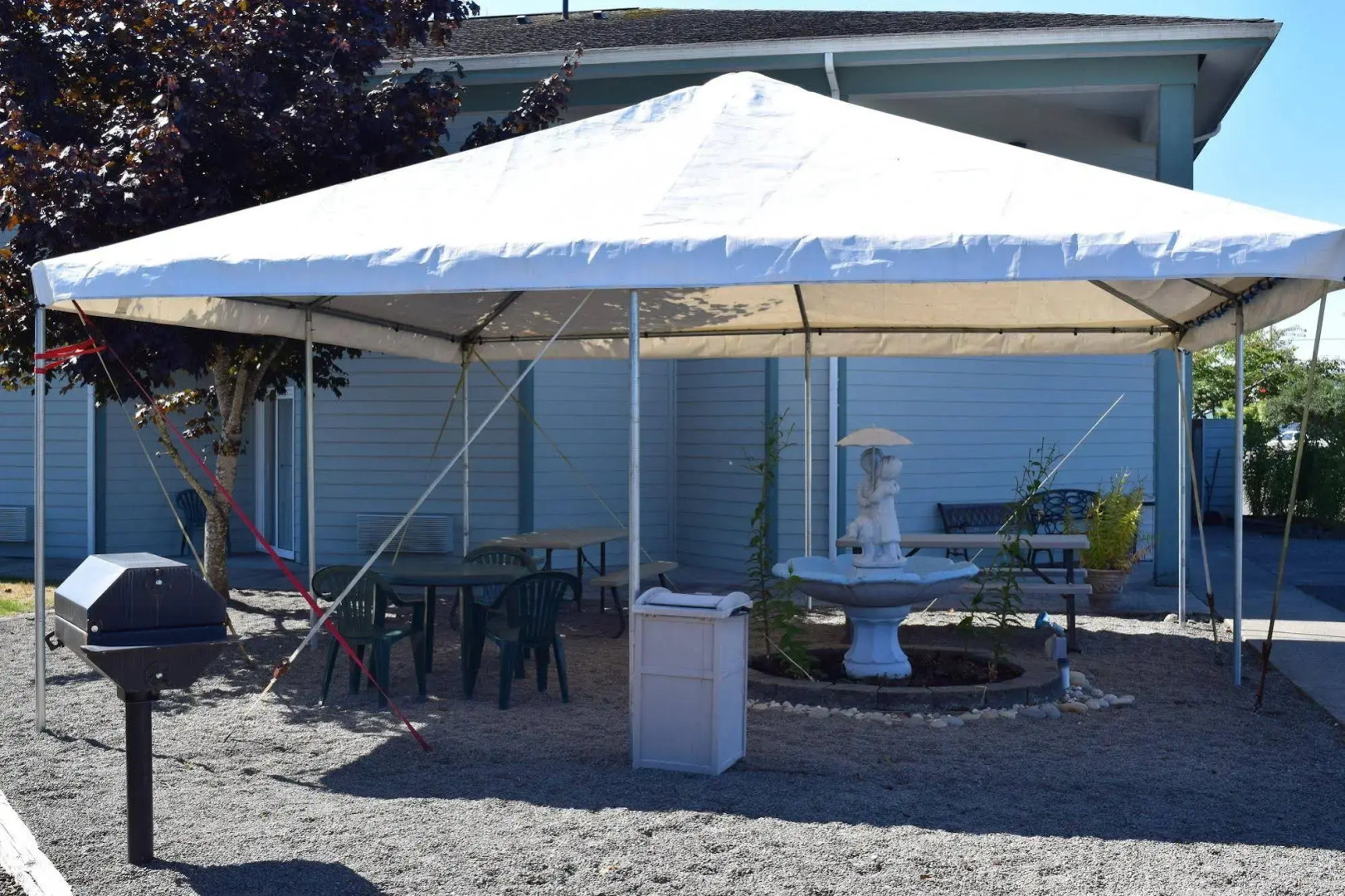 The Dew Drop Inn Motel