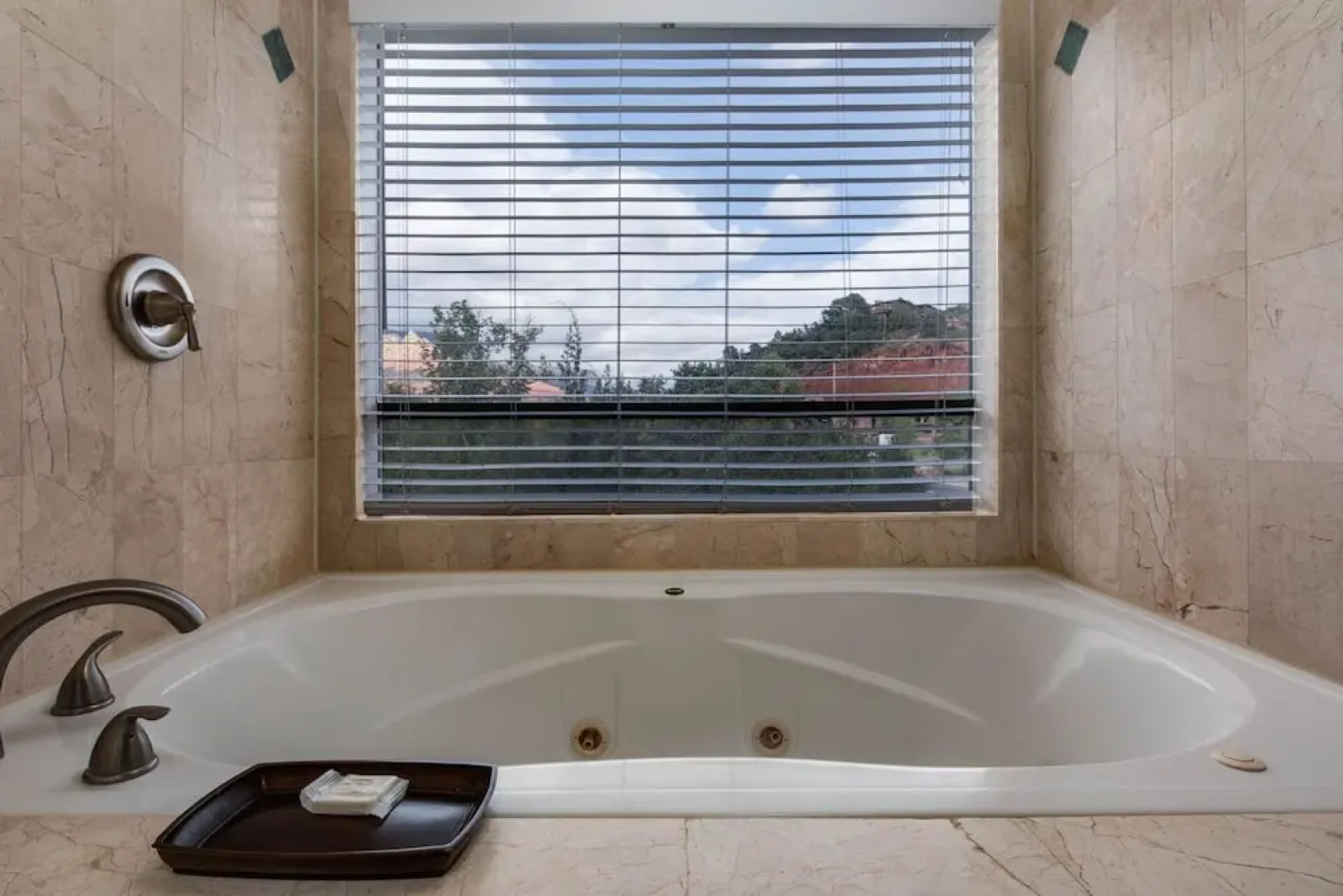 The Inn Above Oak Creek