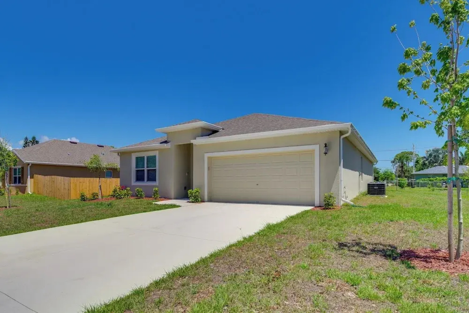 Pet-friendly Sebastian Retreat: 7 Mi to Beach!