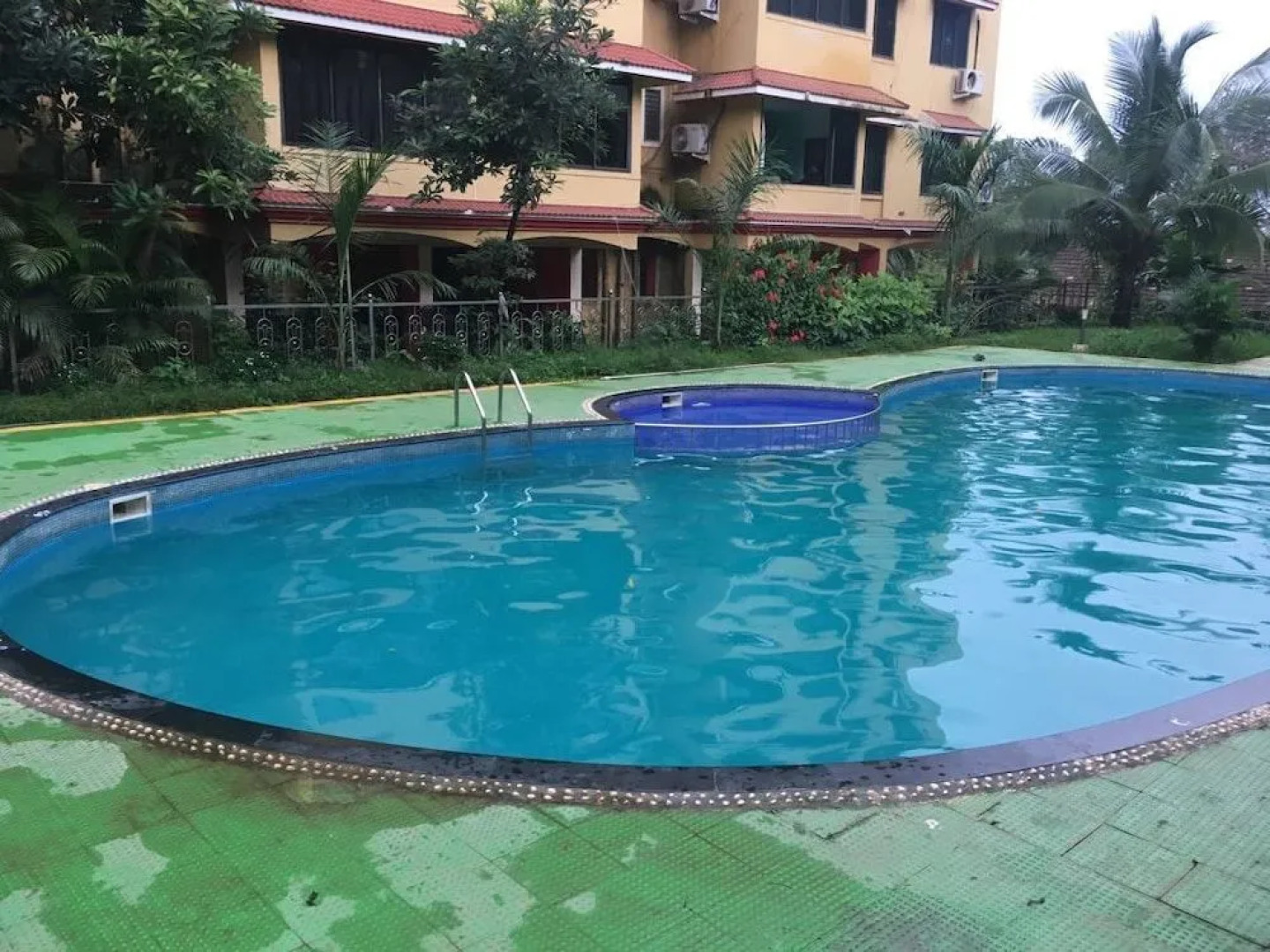 Ocean Waves Casa Blanca