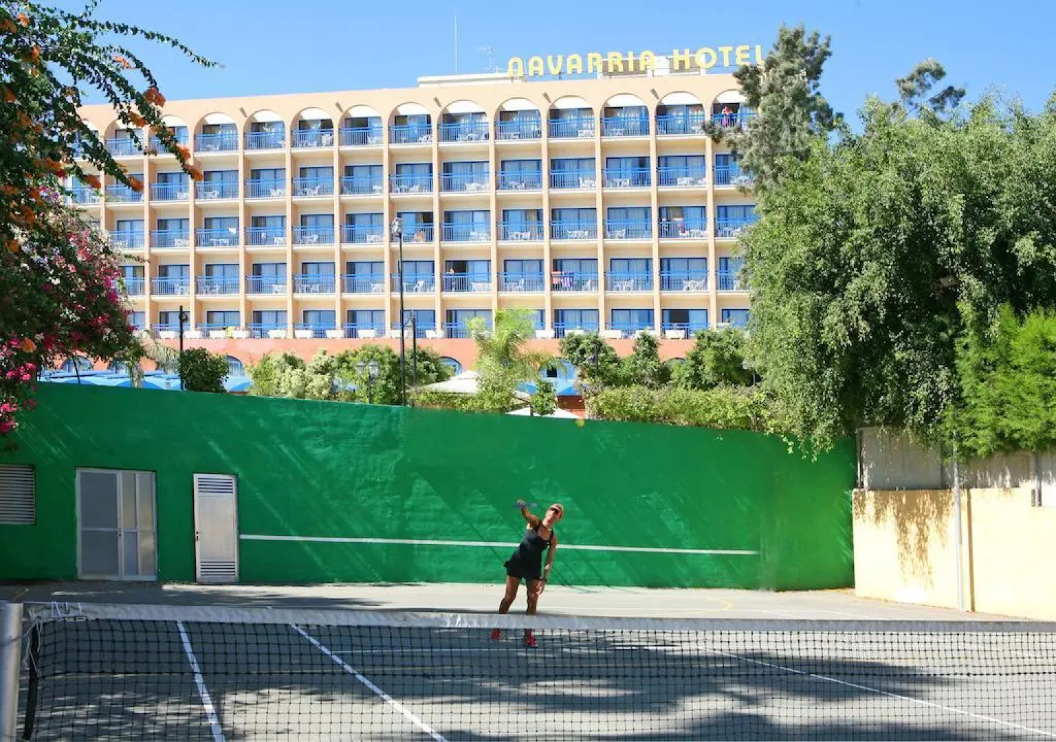 Navarria Hotel
