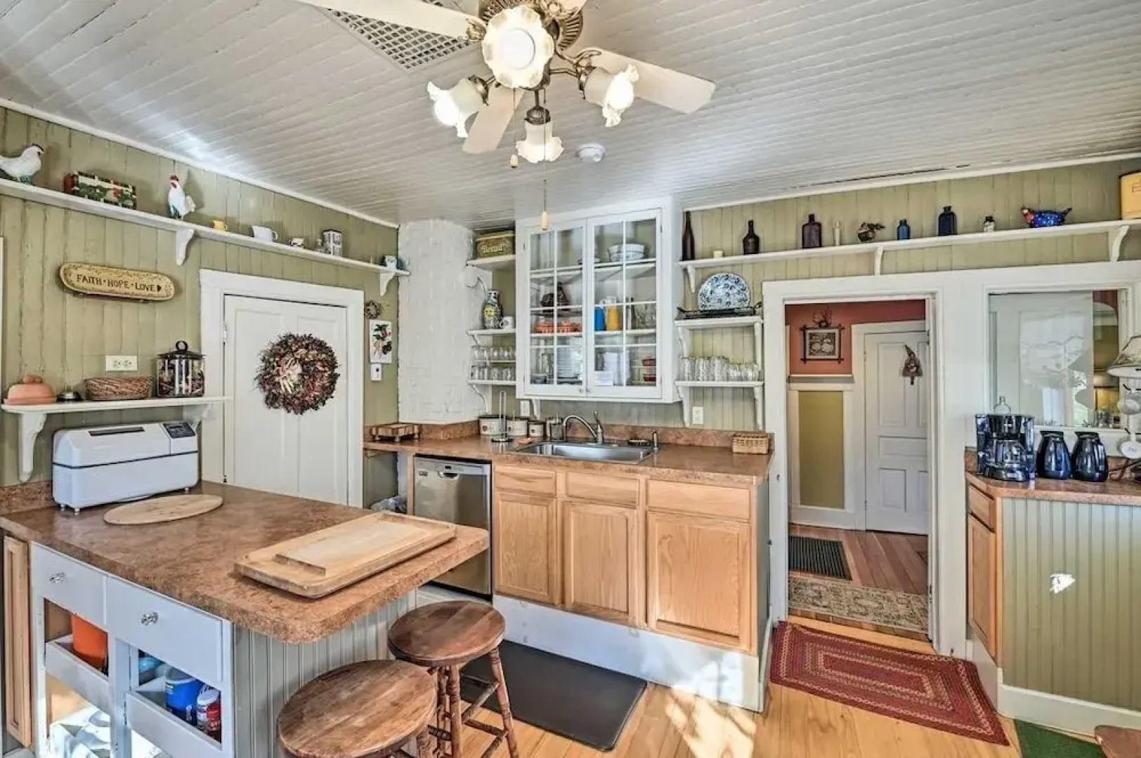 10 Mi To Gore Mountain: Home In Adirondack Park 5 Bedroom Home