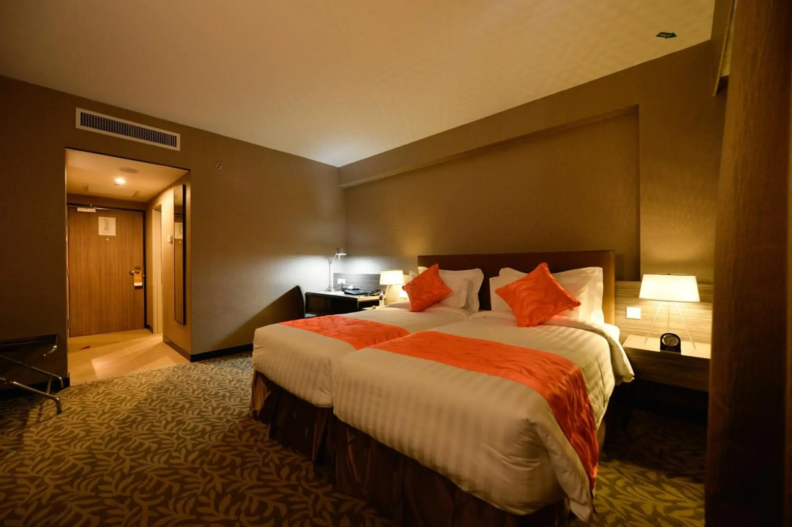 Grand Alora Hotel