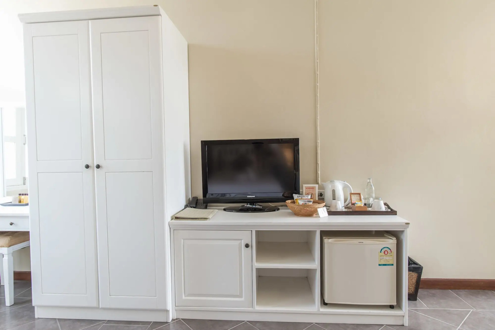 Feung Nakorn Balcony Rooms and Cafe